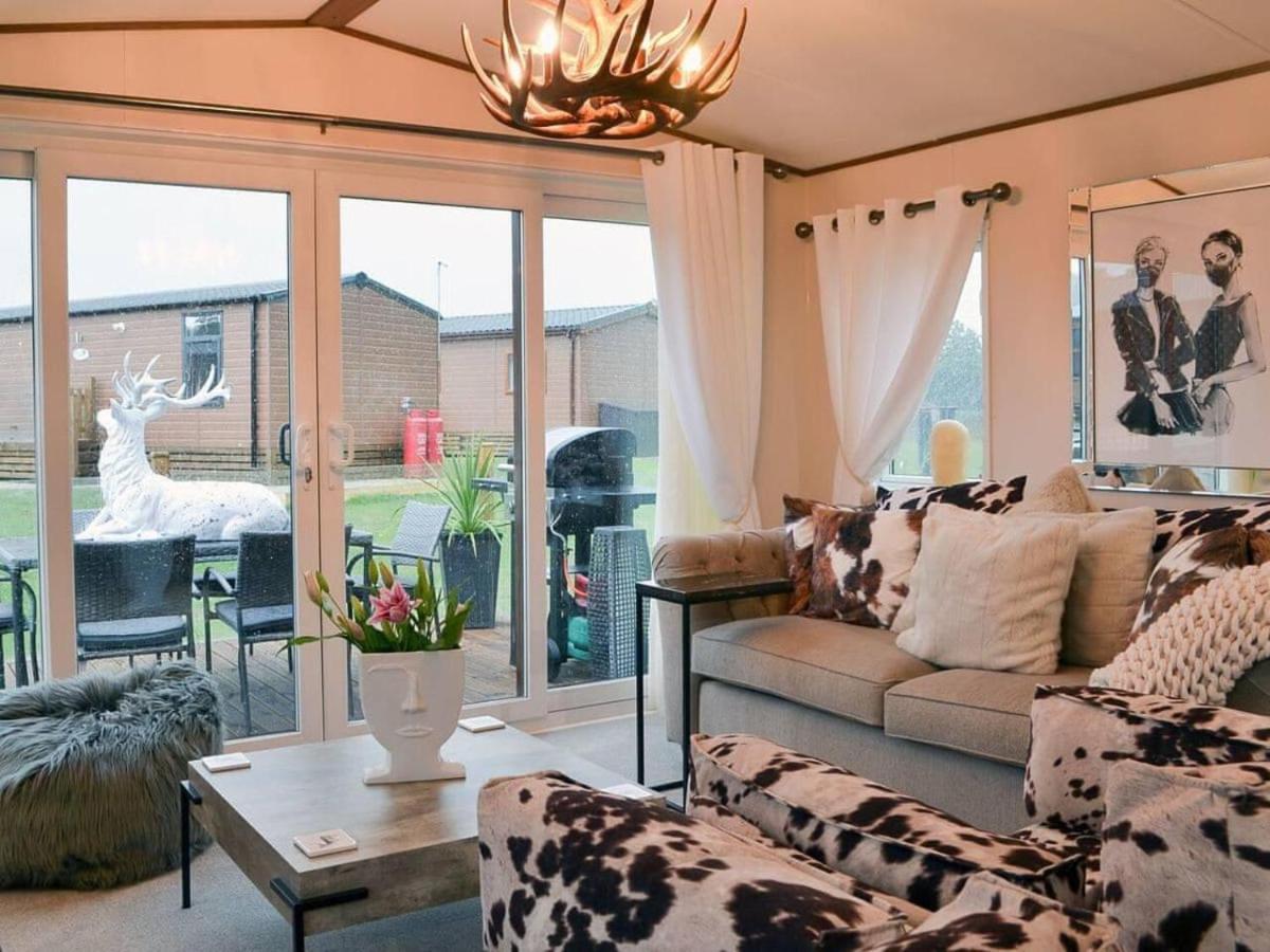 Luxury Boutique Style Lodge With Hot Tub Bridlington Exterior photo